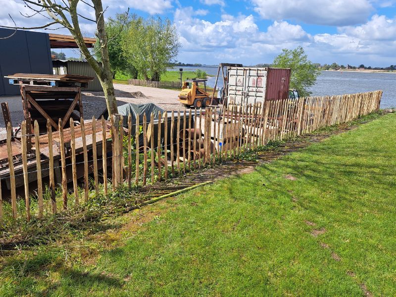 hekwerk van kastanjehout